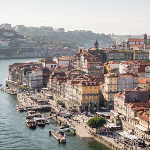 Take the easily accessible public transport to Porto's vibrant riverside 