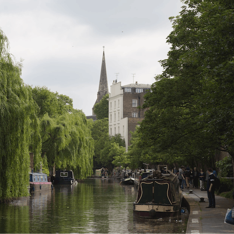 Walk along the dreamy Regent's Canal