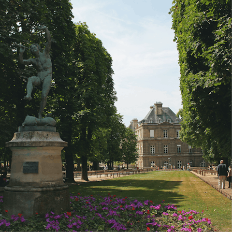 Take a short stroll over to the Jardin du Luxembourg on a warm morning