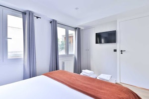 Marais at Your Door image 11