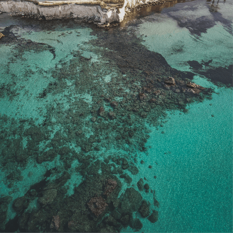 Explore Fontane Bianche's stunning coastline – perfect for swimming