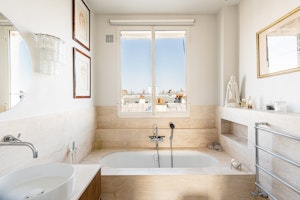 A Parisian Retreat image 7
