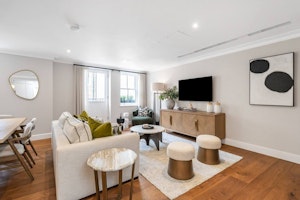 Mayfair Mews image 15