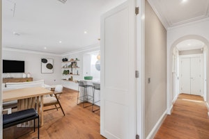 Mayfair Mews image 10