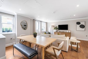Mayfair Mews image 8