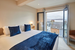 Castle Retreat image 7