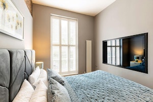 Regent & Brick image 3