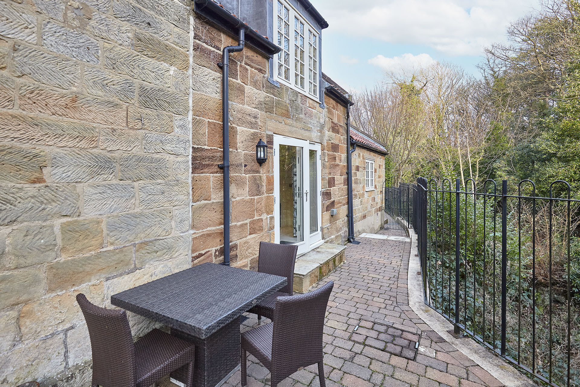 Stoker's Cottage, Whitby, England Plum Guide