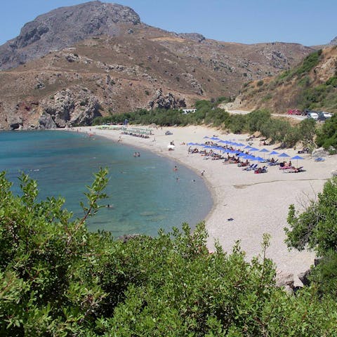  Drive out to sandy Souda Beach with seafood tavernas, only 1.3 kilometres away