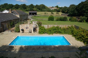 Garden Elegance image 1