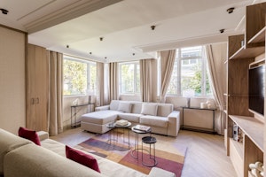 The Eiffel Pad image 13