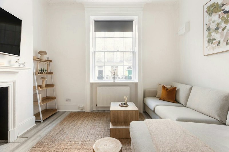 Sunday in Marylebone additional image