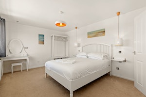 White Walian image 10