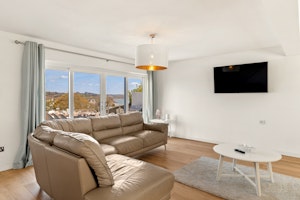 White Walian image 4