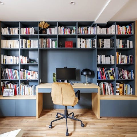 Read, write or catch up on work from the home office