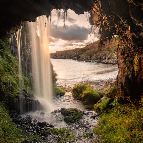 Head on daily walks across the estate and discover coastal waterfalls and secret bays