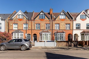 Garden of Ealing image 12