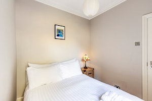 Garden of Ealing image 6