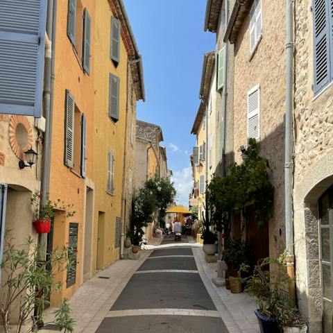 Wander around the colourful streets of Valbonne – you're just two minutes from the Place des Arcades