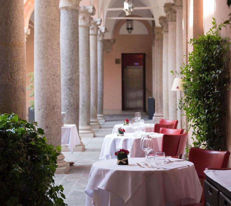 Arrangement Ticinese Milano Plum Guide