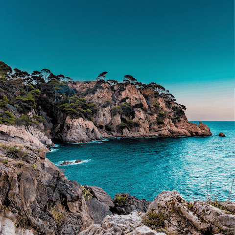 Explore Marbella's magnificent beaches – it's a twenty-minute drive