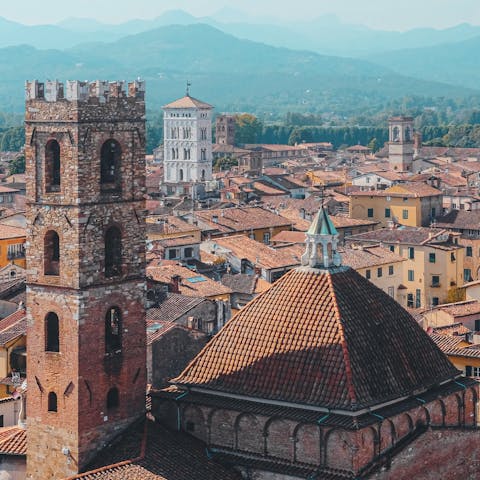 Jump in the car and head to nearby Lucca for a day of sightseeing