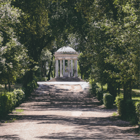 Stroll for just over twenty minutes to picnic in Villa Borghese