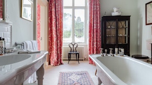 Lords & Ladies image 12