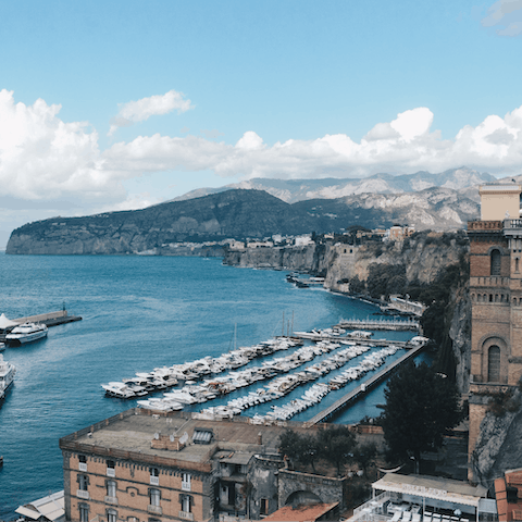Explore stunning Sorrento – it's only a twenty-minute drive