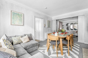 Mayfair Retreat image 11