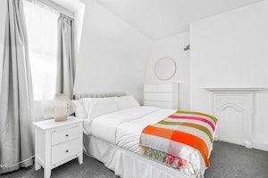 Mayfair Retreat image 9
