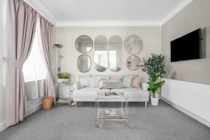 Mayfair Retreat image 2