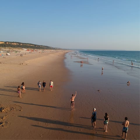Reach the expansive beaches on the Costa Caparica in twelve minutes by car