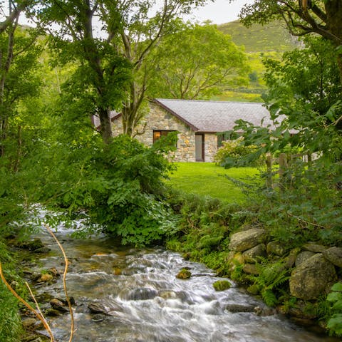 Find an idyllic sanctuary nestled at the feet of Wales highest mountains 