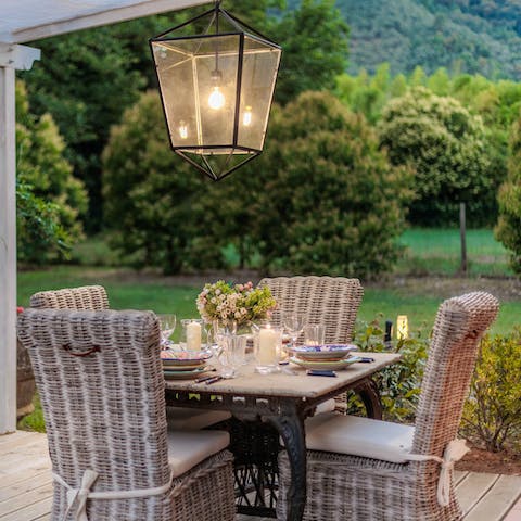 Cook some rustic Tuscan feasts on the barbecue and dine alfresco on the patio