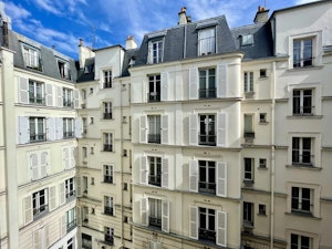 Golden Avenue image 9