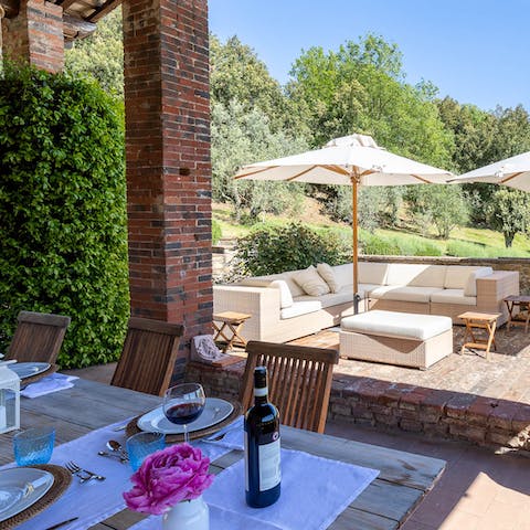 Dine alfresco in the leafy garden