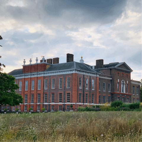 Take the Central line from White City to Lancaster Gate and arrive at Kensington Palace in ten minutes