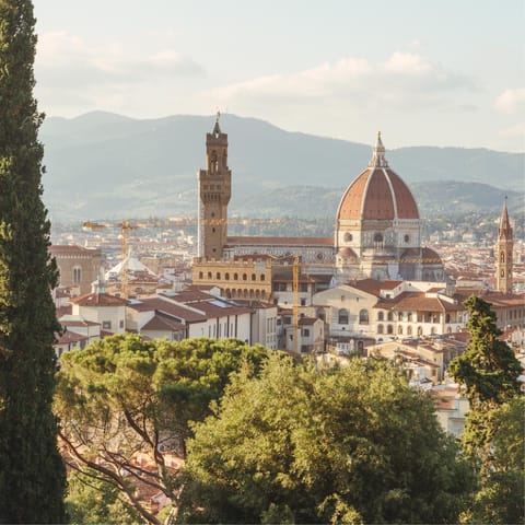 Discover the majestic beauty of Florence from the artistic streets of Oltrarno