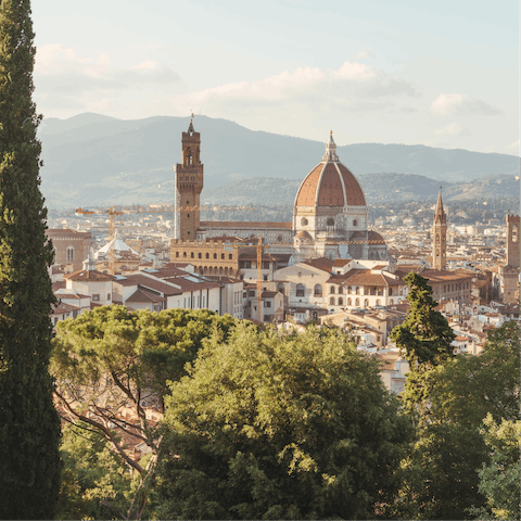 Roam around the picturesque streets of Florence, right on your doorstep