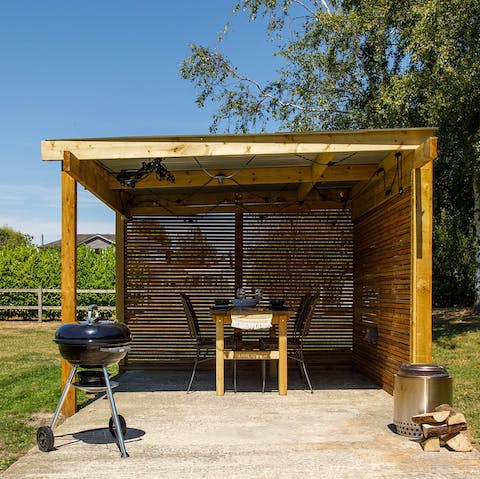 End your day with a barbecue on the deck