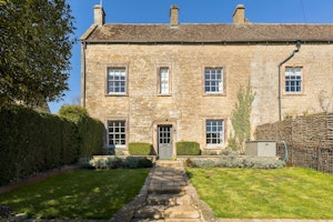 The Stow Townhouse image 1