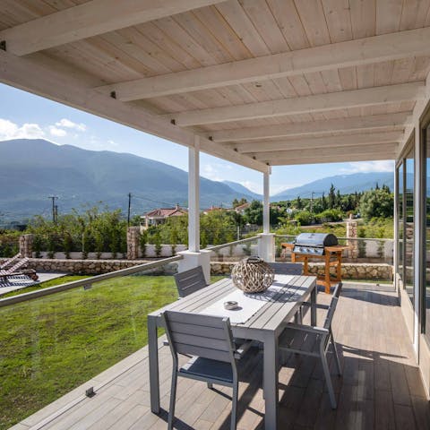 Light the barbecue and indulge in an alfresco meal on the covered terrace