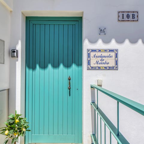 Feel at home in the authentic, typically Algarvian surroundings of lovely Ferragudo