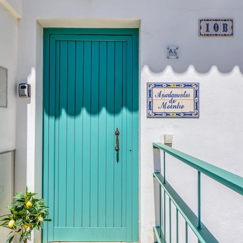 Feel at home in the authentic, typically Algarvian surroundings of lovely Ferragudo