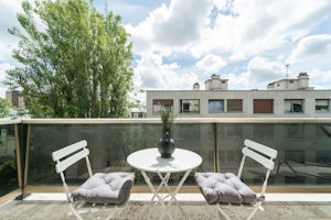 An Oasis of Parisian Tranquility image 2