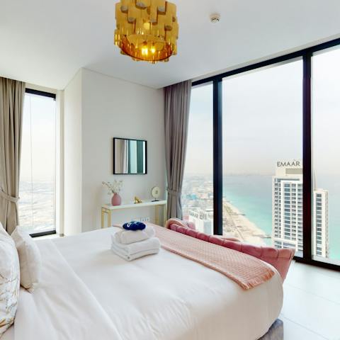 Wake up blissfully to views over the Persian Gulf