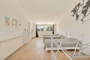 Luberon Oaks image 12