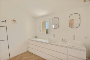 Luberon Oaks image 3