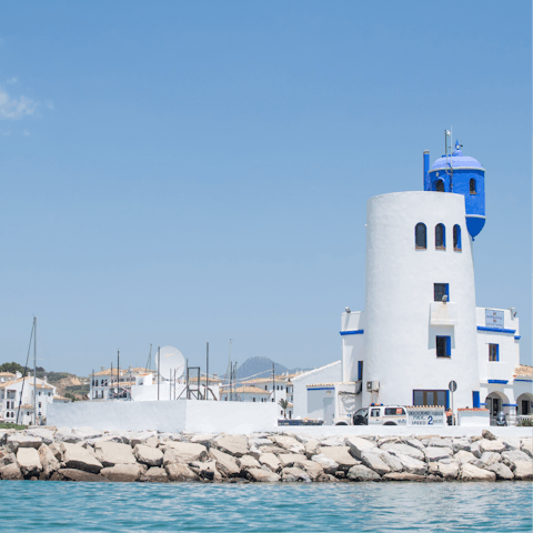 Take the short stroll to Puerto de la Duquesa and enjoy the tranquillity of this beautiful port